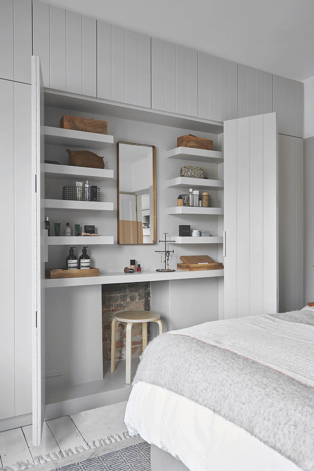 Best Storage Options For Small Bedrooms At Diane Hamilton Blog pertaining to