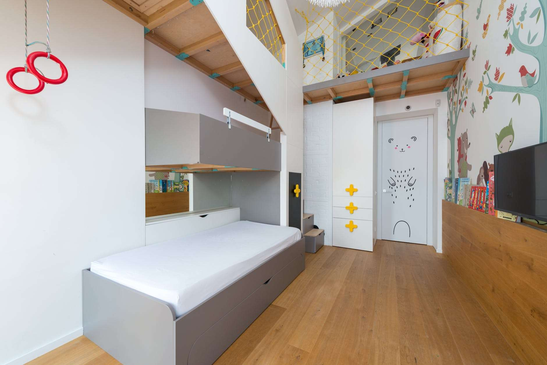 Space-Saving Hacks: Maximizing Room Efficiency With Bunk Beds And ... pertaining to