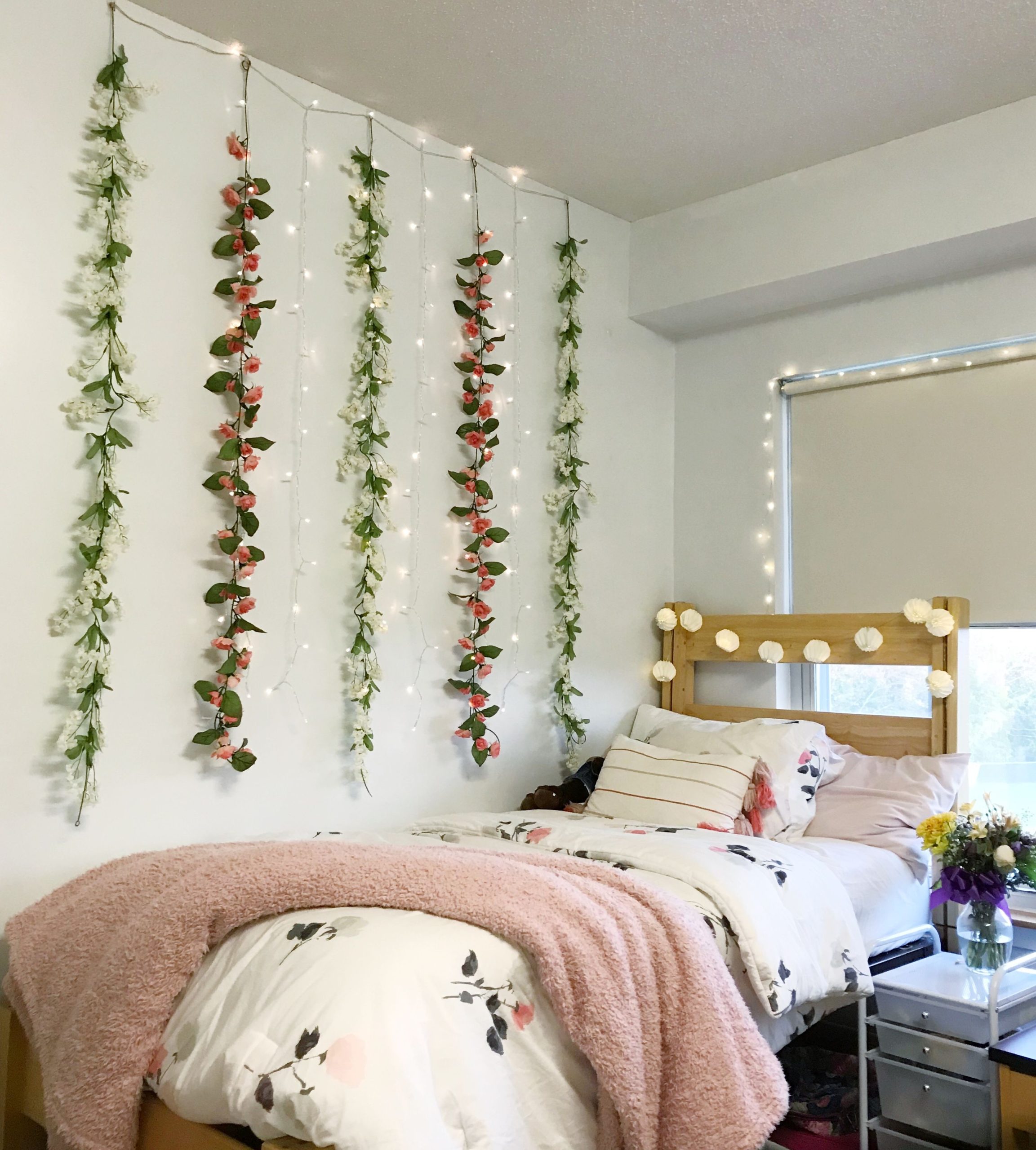 20+ Decorative Garland For Bedroom – The Urban Decor regarding