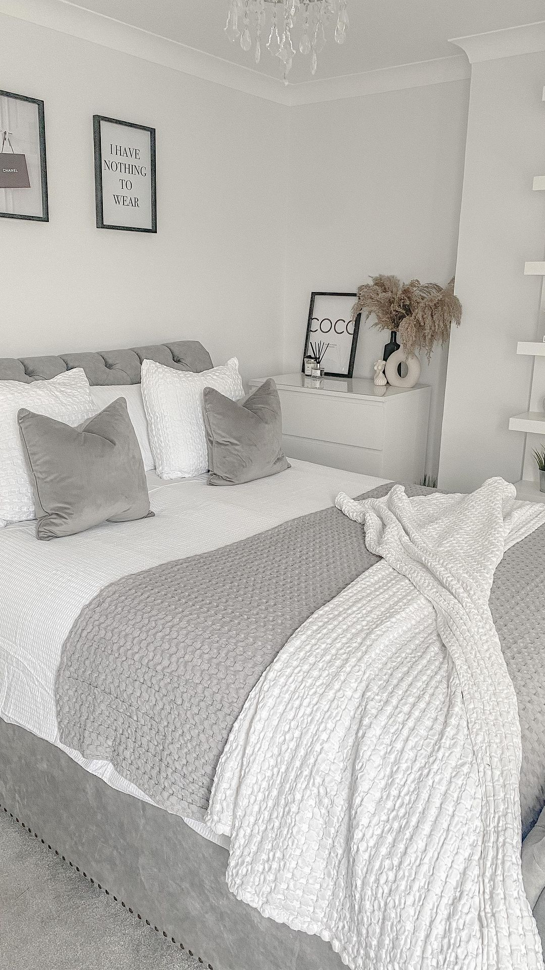 Chic And Cozy Gray And White Bedroom Designs For A Serene Retreat. pertaining to