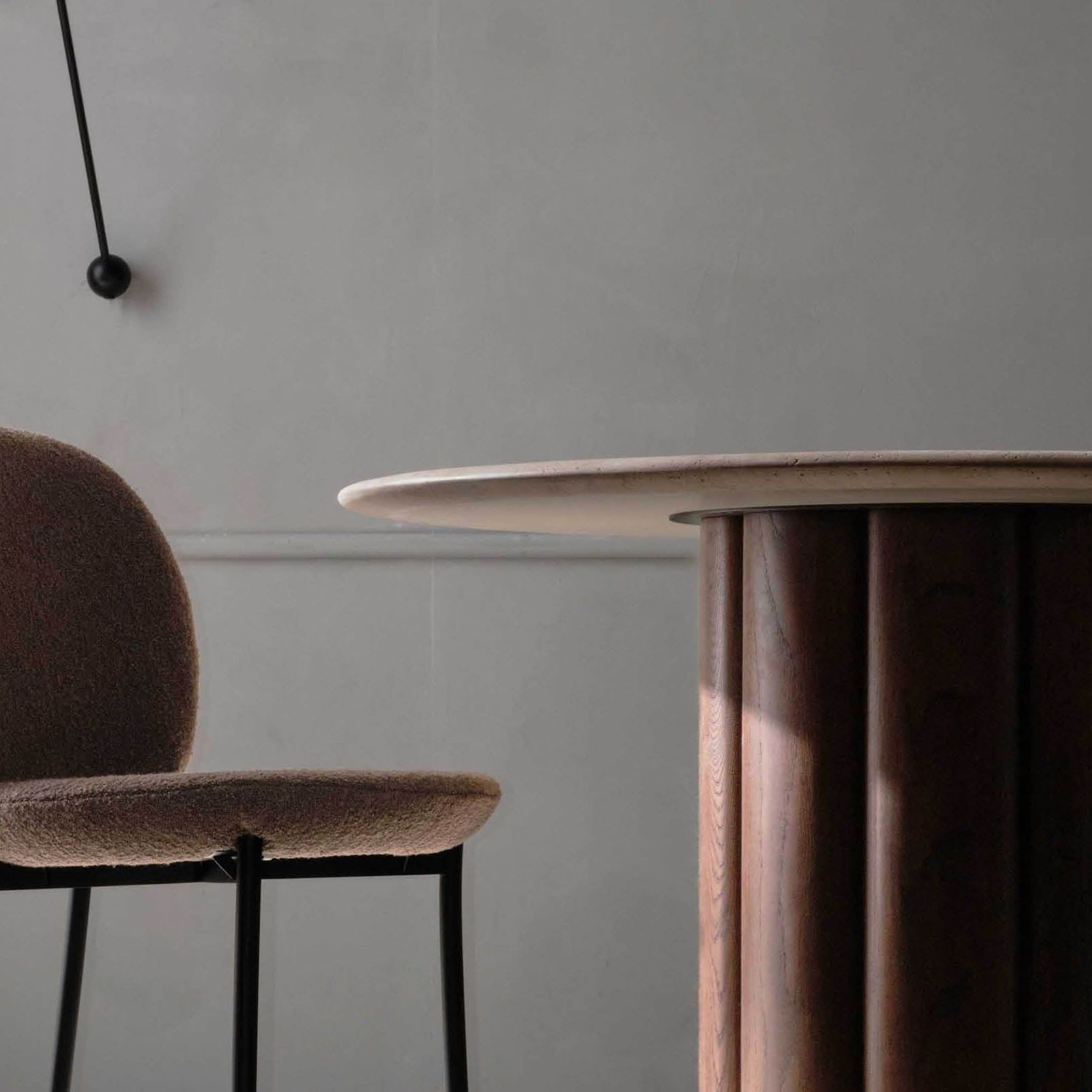 Kora Round Dining Table | Archipro Nz with A Closer Look at the Light Oak Finish of the Kora Dining Table