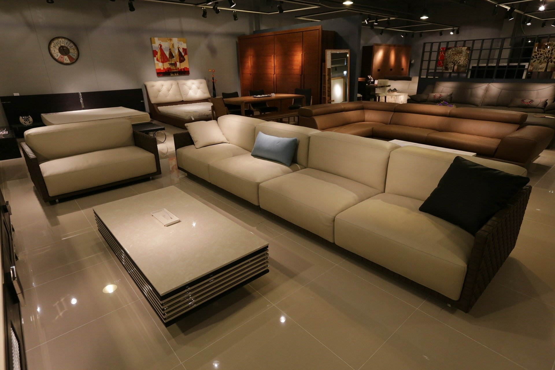 Sofa Upholstery Dubai | Sofa Reupholstery Dubai | Sofa Master Dubai in Modern Sofa Showroom Dubai