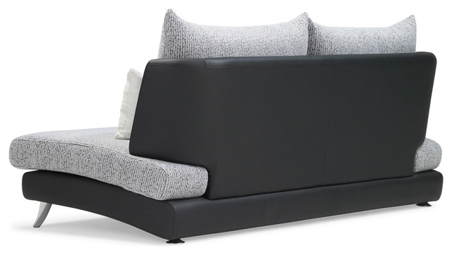 Maximizing space efficiency with 3-seater modular sofa configurations
