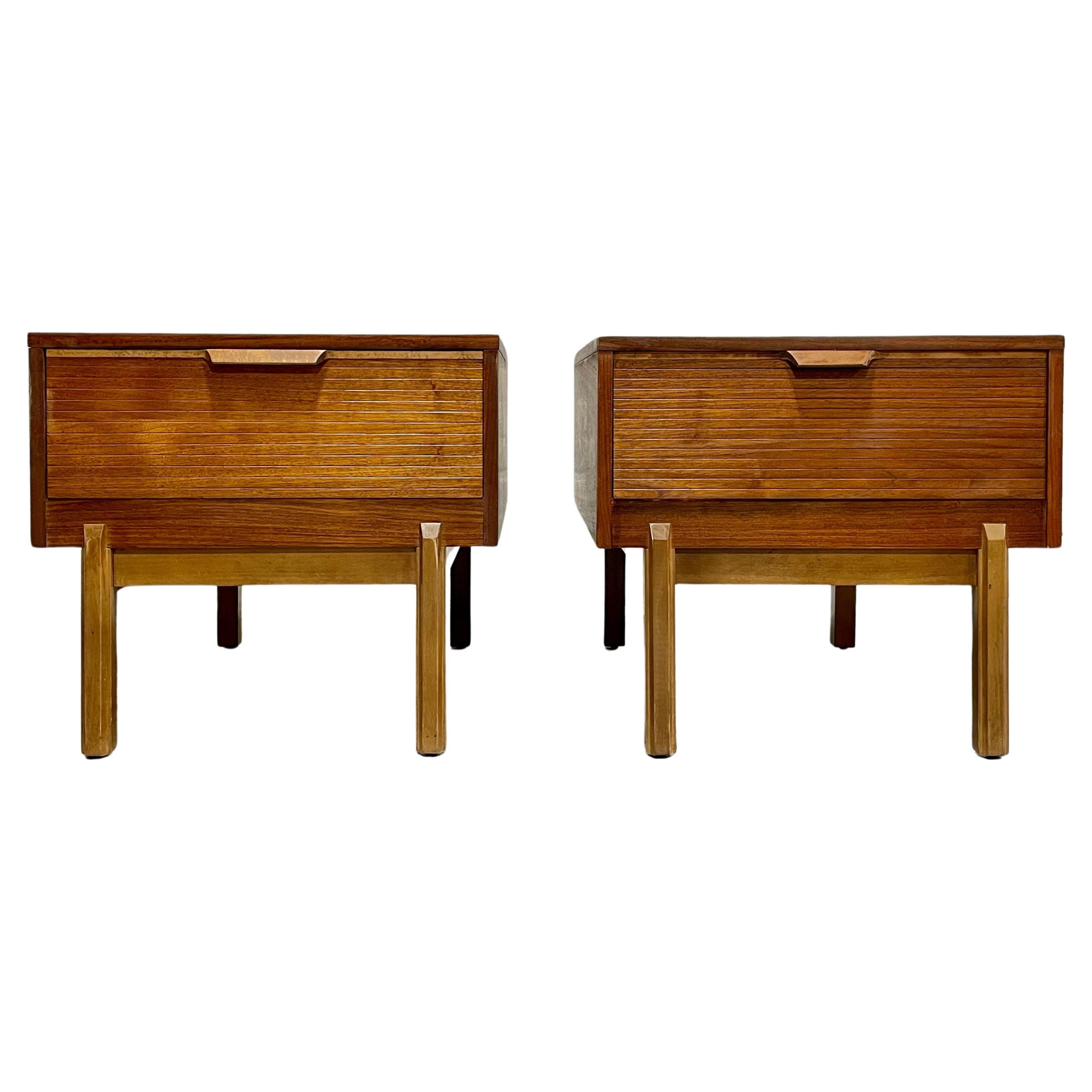 Mid-Century Modern End Table Of Walnut And Glass At 1Stdibs in Mid-Century Modern End Table Or Nightstand In Walnut