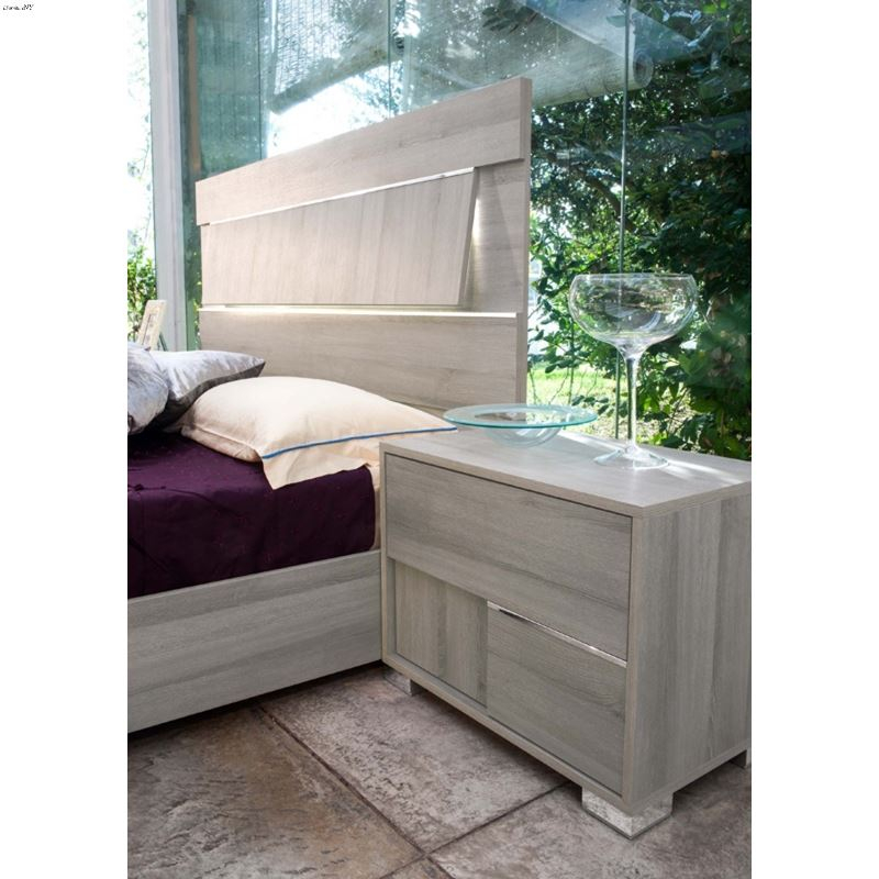 Modrest Ethan Italian Modern Grey Bedroom Set in How Contemporary Nightstands Enhance Sleeping Room Aesthetics