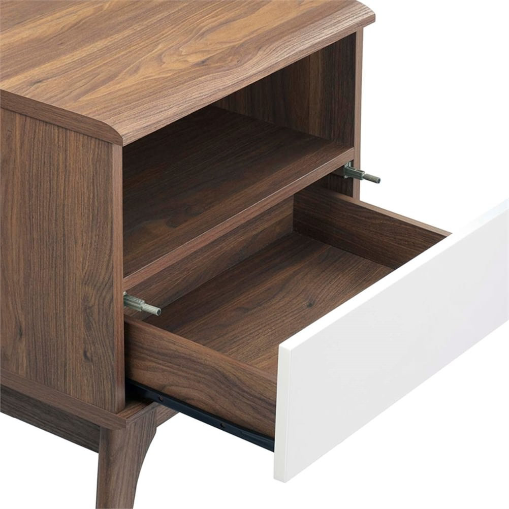 Choosing the Right Nightstand for Your Sleeping Space