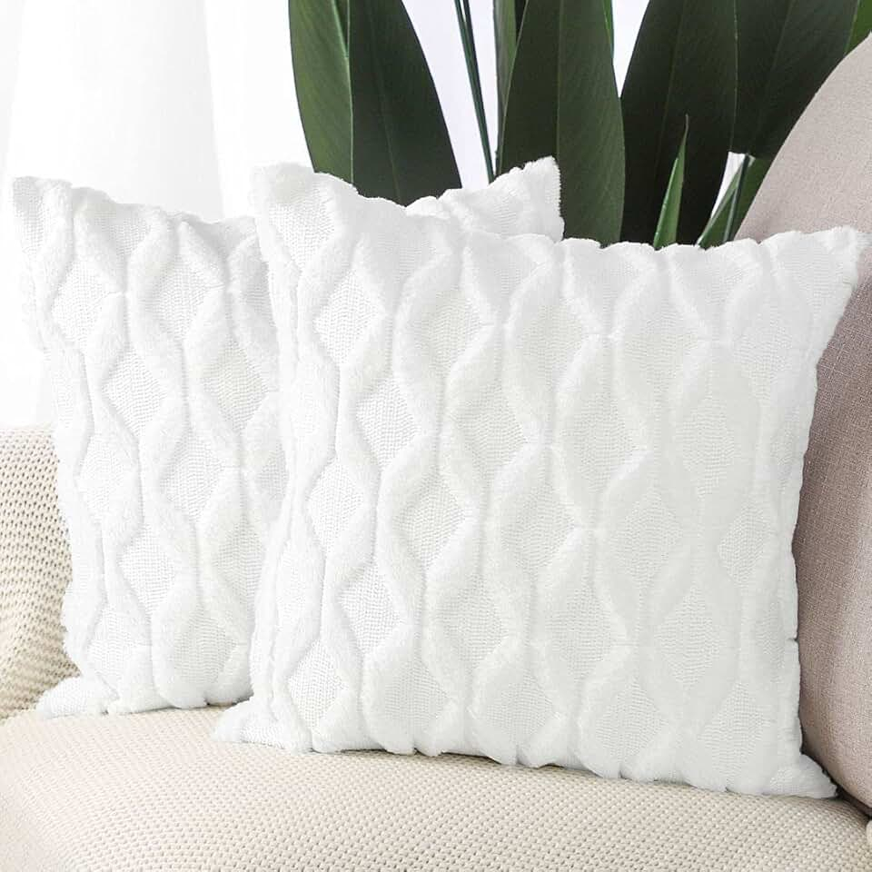 How to Choose the Perfect White Bed Pillows for Your Space