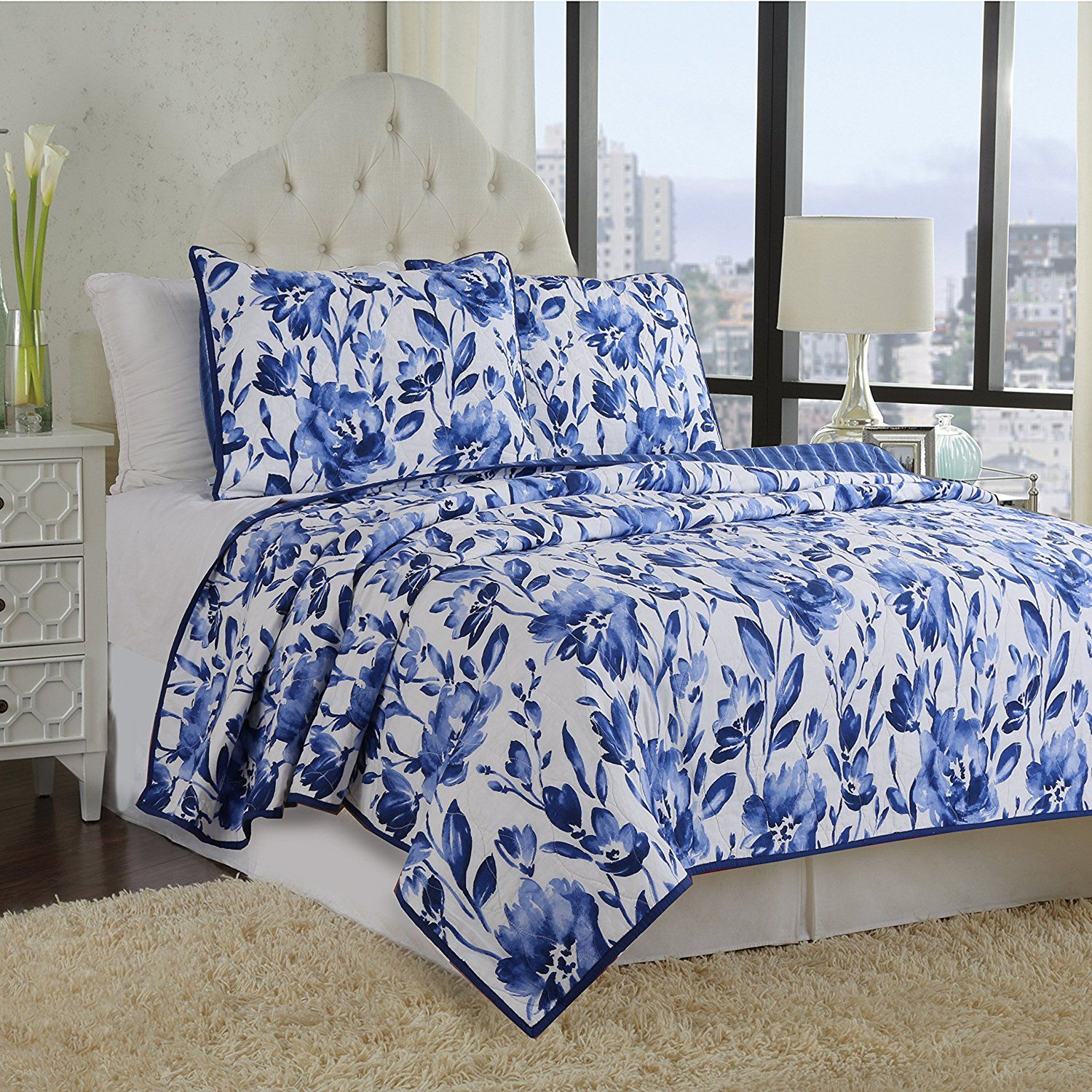 Creating cozy bedrooms with blue and white floral bedspreads