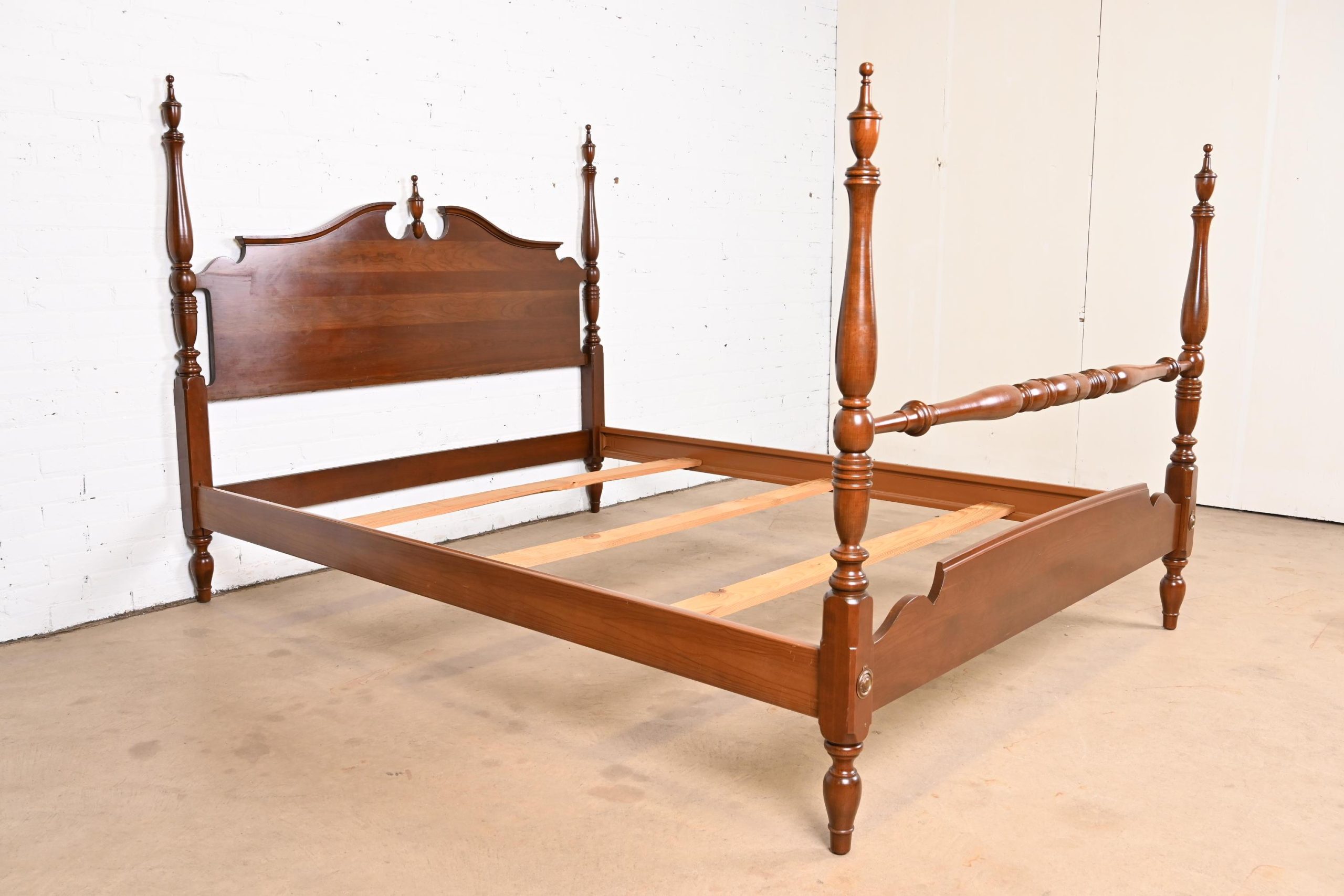 Federal Style Cherry Wood Four Poster Queen Size Bed At 1Stdibs ... for Antique Four Poster Bed Queen