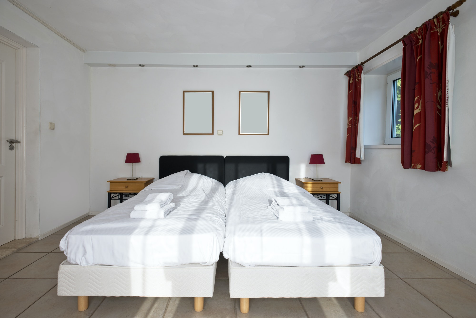 Two Twin Mattresses Equal A Queen Size Bed | Stl Beds intended for Exploring whether combining two twins makes a proper queen bed