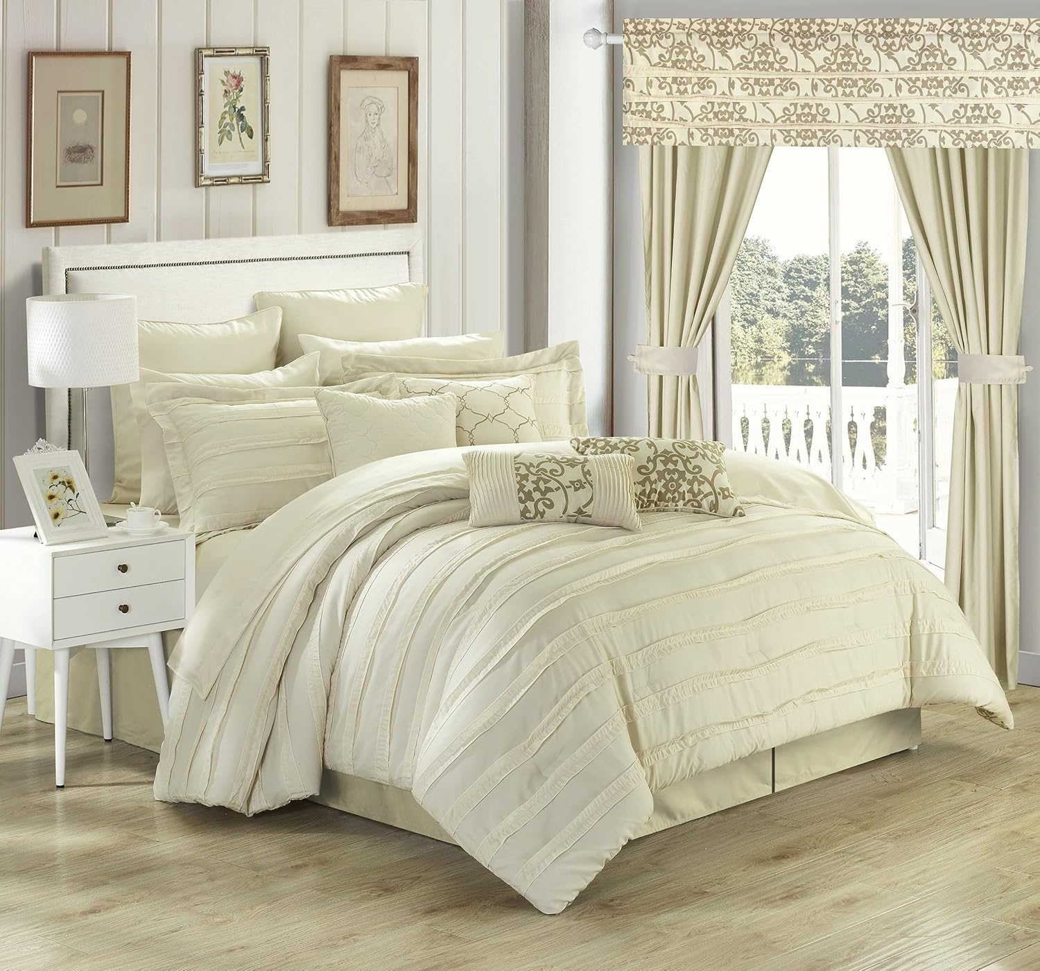 Amazon.com: Chic Home Hailee 24 Piece Comforter Complete Bed In A Bag ... pertaining to Everything you need to know about 24-piece bed in a bag king size bedding