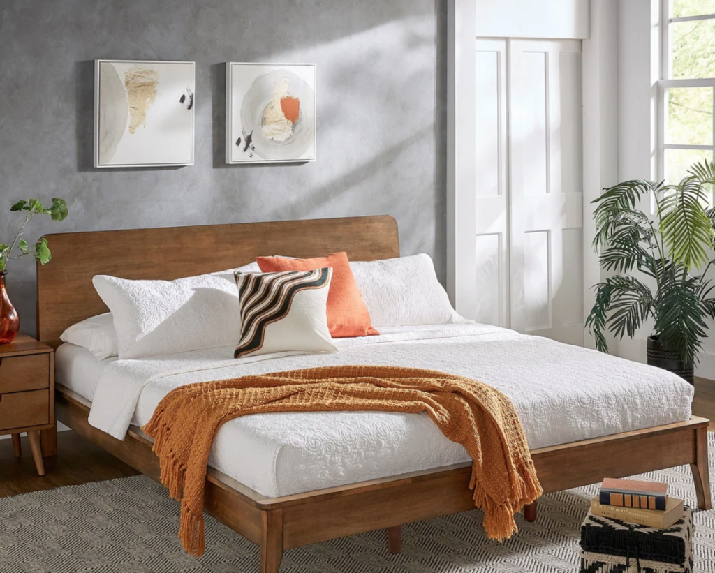 Caramel Mid-Century Modern Platform King Bed Frame | Atelier-Yuwa.ciao.jp for Mid Century Modern Bed Frame King