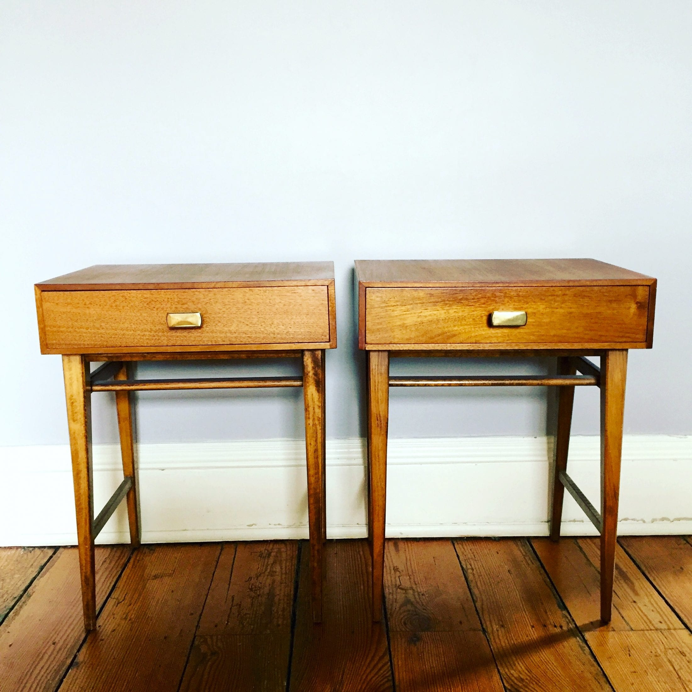 Mid Century Modern Bedroom Side Table At Ida Barrera Blog pertaining to How mid century modern bed side tables define contemporary bedroom aesthetics