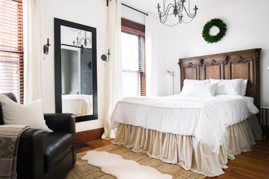 10 Bed Skirt Styles And Ideas To Make Your Bedroom Pop with Are Bedskirts Out Of Style