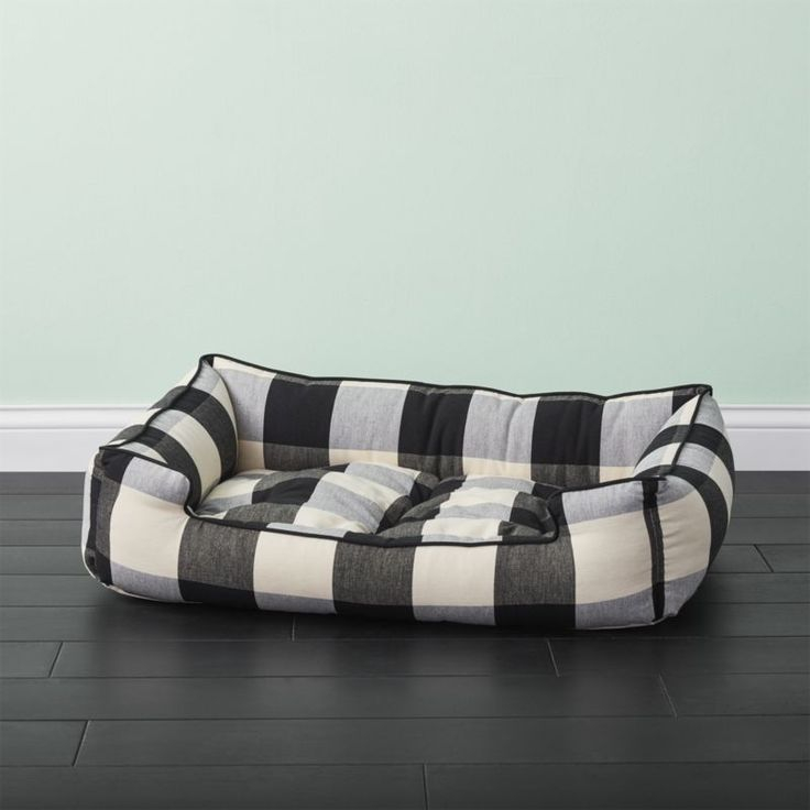 A Practical Guide to Selecting the Right Black and White Dog Bed for Your Pet