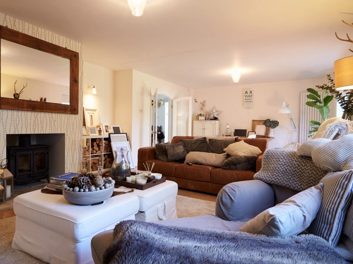 How To Make Your Home Look $50,000 More Expensive – Without Spending A ... for Real interior design secrets for making tight quarters feel remarkably expansive without spending a fortune